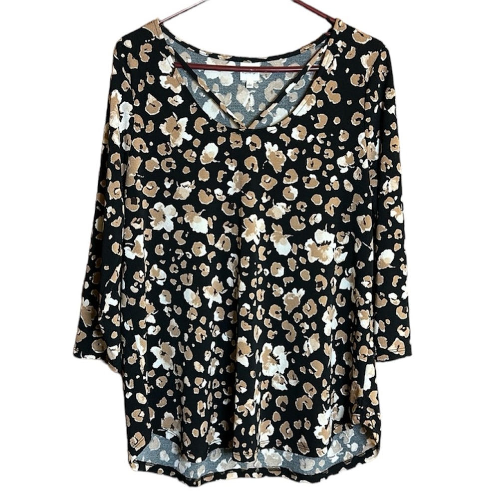 Kaileigh Floral Black 3/4 Sleeve Pullover Top with cut out design at neck